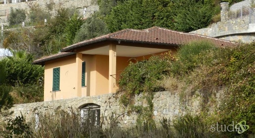 casa indipendente in vendita a Camporosso