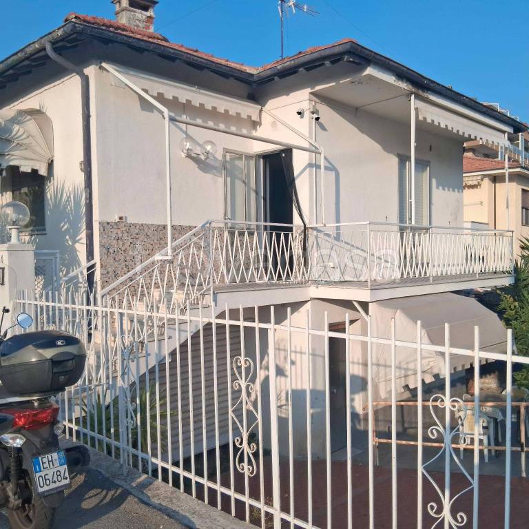 casa indipendente in vendita a Camporosso