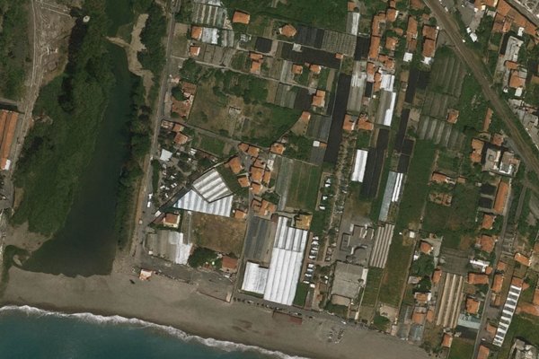 terreno edificabile in vendita a Camporosso