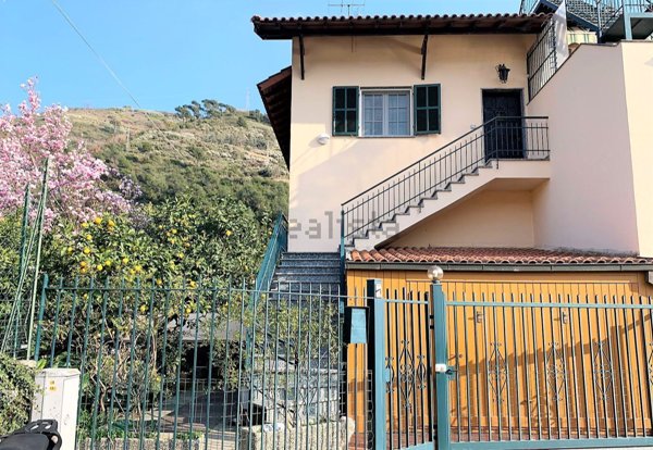 appartamento in vendita a Camporosso