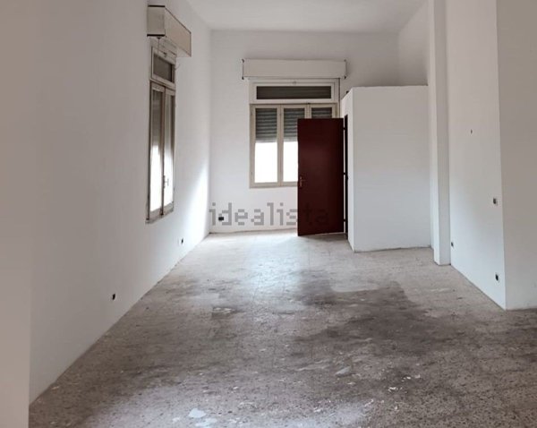 locale di sgombero in vendita a Camporosso