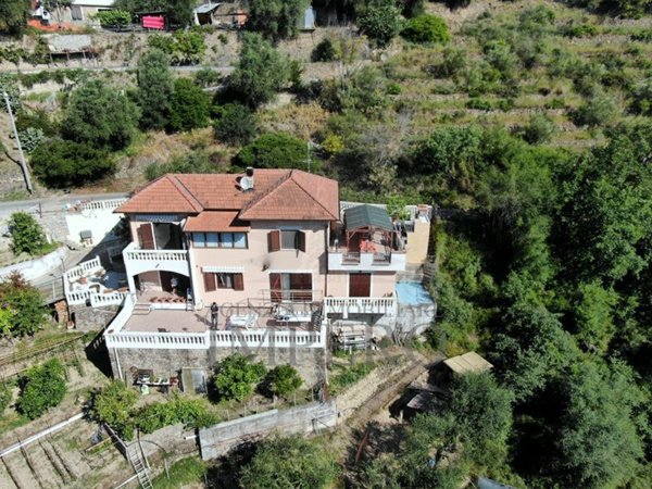 casa indipendente in vendita a Camporosso