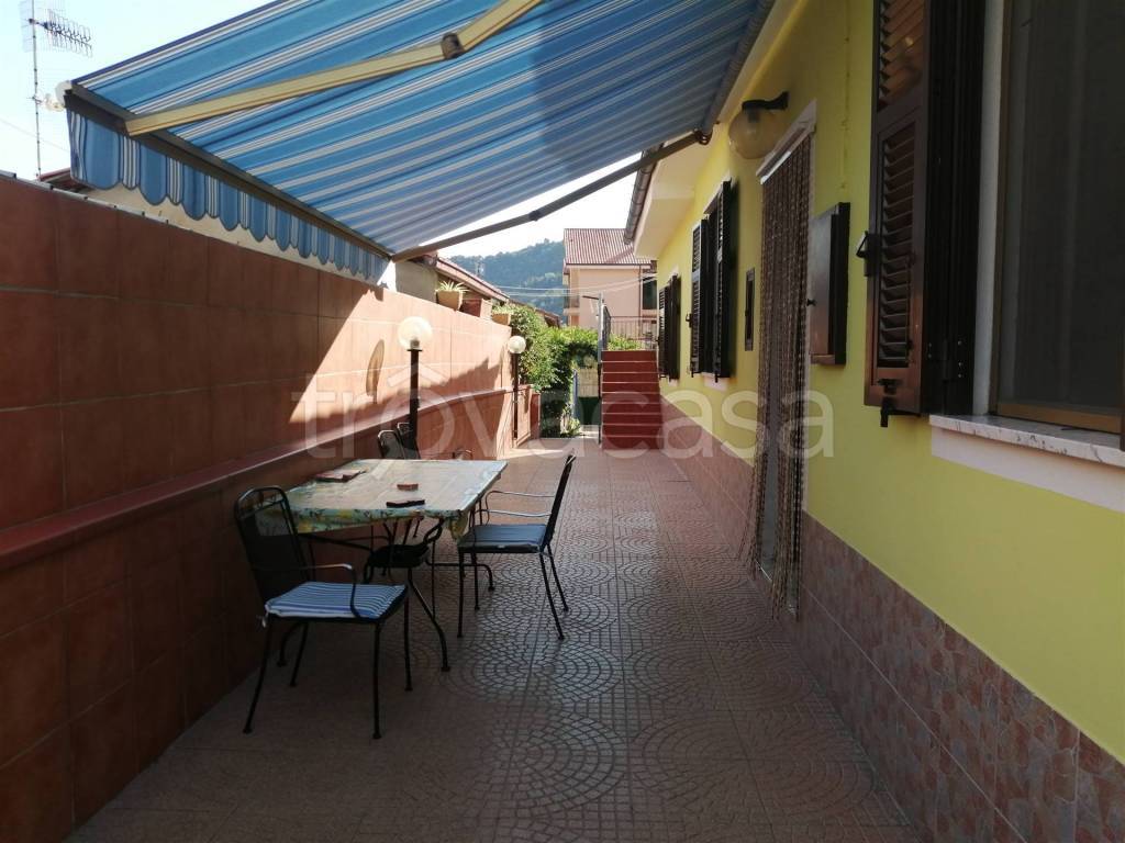 casa indipendente in vendita a Camporosso