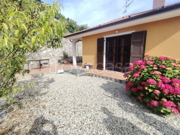 casa indipendente in vendita a Camporosso
