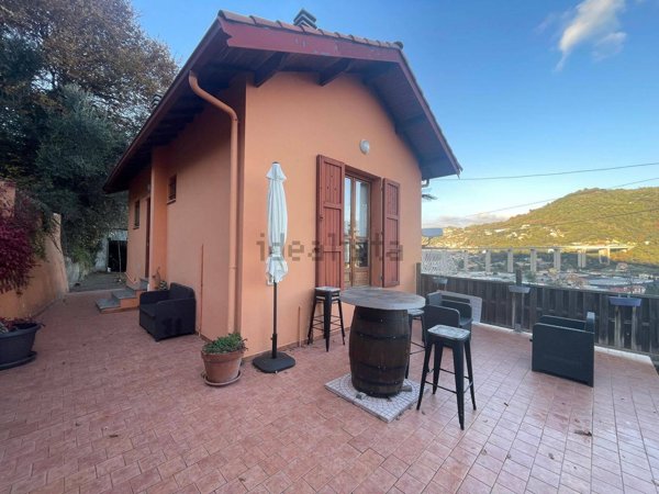 casa indipendente in vendita a Camporosso
