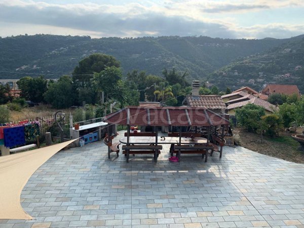 casa indipendente in vendita a Camporosso