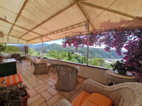 casa indipendente in vendita a Camporosso