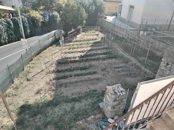 casa indipendente in vendita a Camporosso