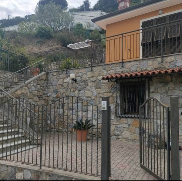 casa indipendente in vendita a Camporosso