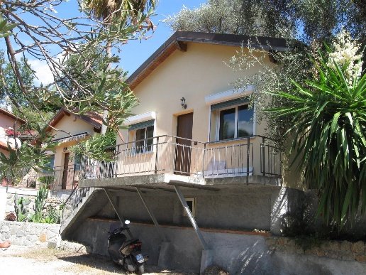 casa indipendente in vendita a Camporosso