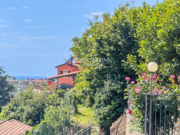 casa indipendente in vendita a Camporosso