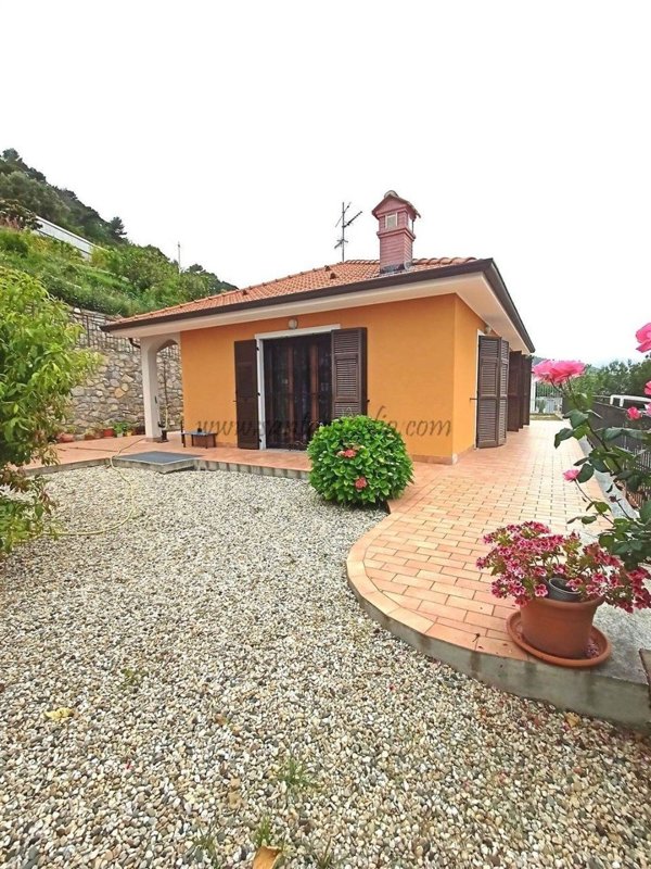 casa indipendente in vendita a Camporosso