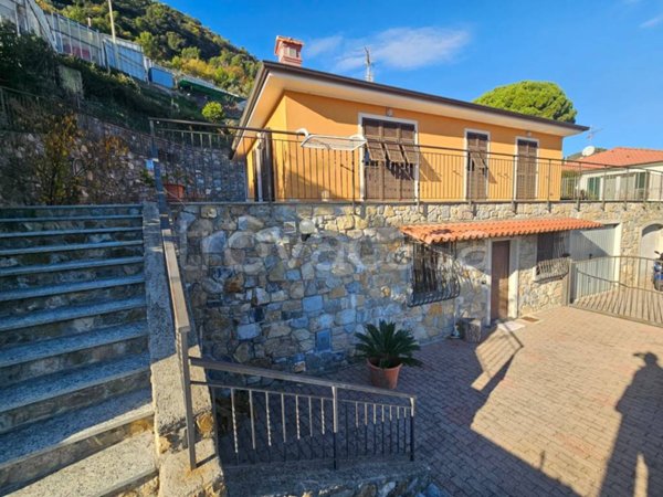 casa indipendente in vendita a Camporosso