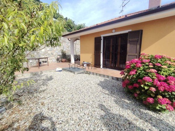 casa indipendente in vendita a Camporosso