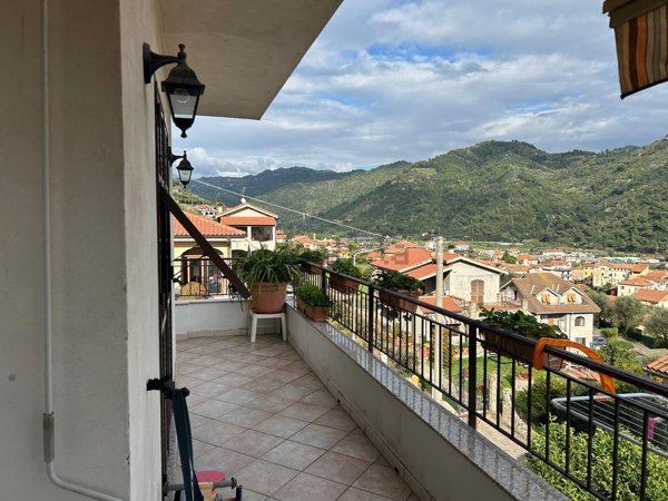 casa indipendente in vendita a Camporosso