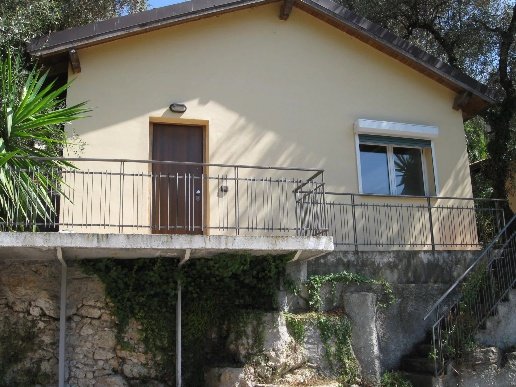casa indipendente in vendita a Camporosso