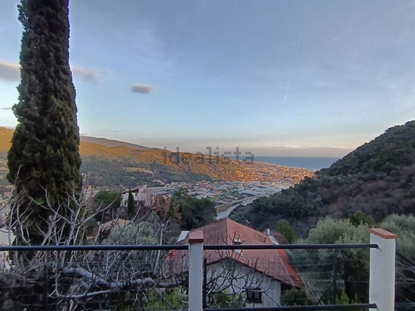 casa indipendente in vendita a Camporosso