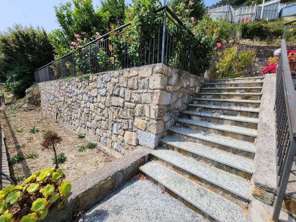 casa indipendente in vendita a Camporosso