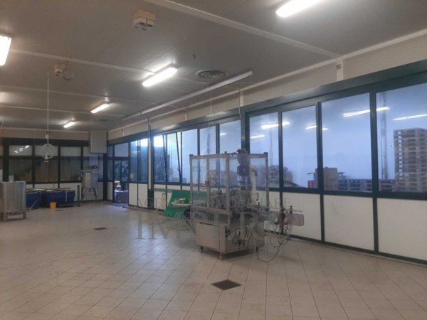 locale di sgombero in vendita a Camporosso