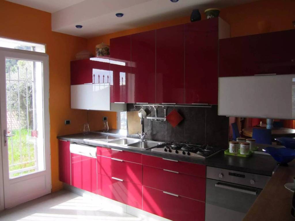 casa indipendente in vendita a Camporosso