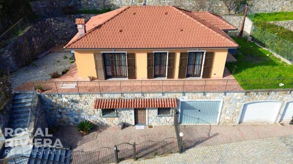 casa indipendente in vendita a Camporosso