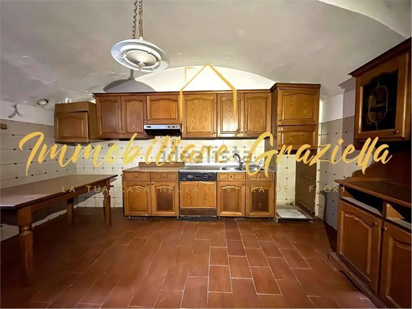 locale commerciale in vendita a Camporosso