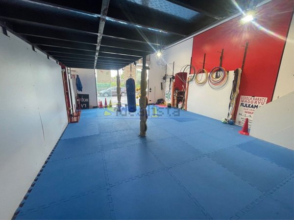 negozio in vendita a Camporosso