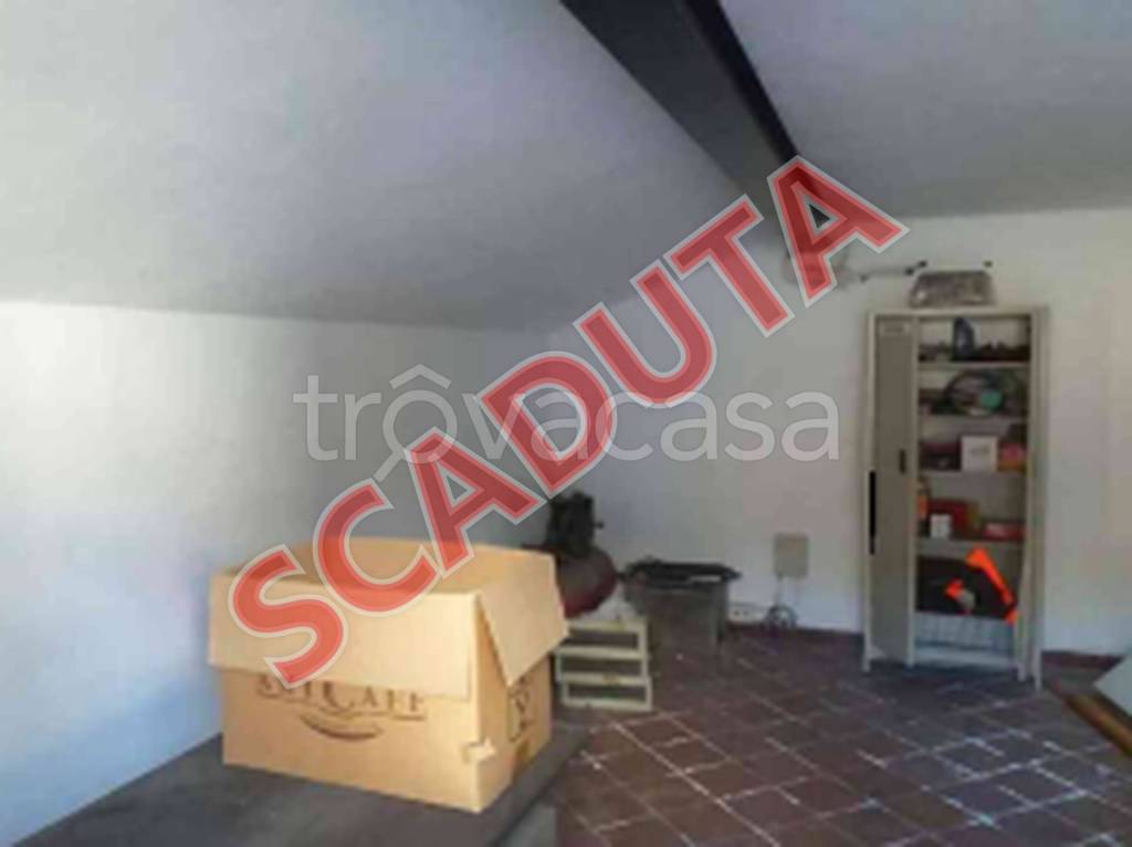 locale commerciale in vendita a Camporosso