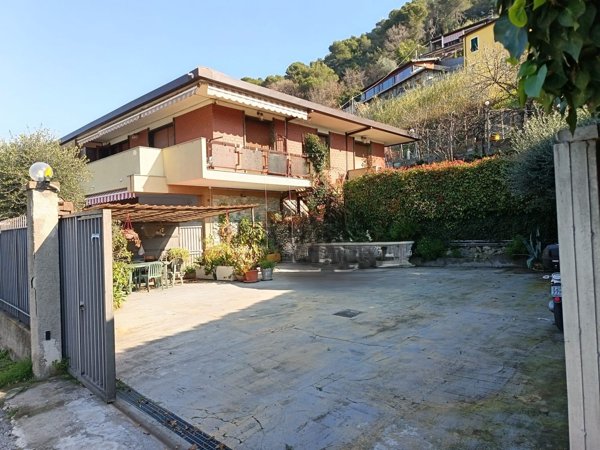 casa indipendente in vendita a Camporosso