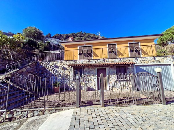 casa indipendente in vendita a Camporosso