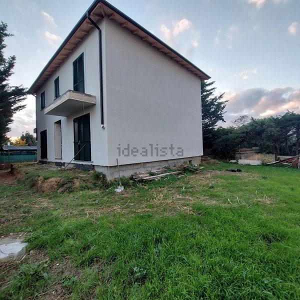 casa indipendente in vendita a Camporosso