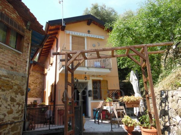 casa indipendente in vendita a Camporosso in zona Brunetti
