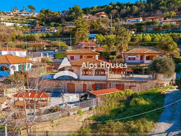 casa indipendente in vendita a Camporosso