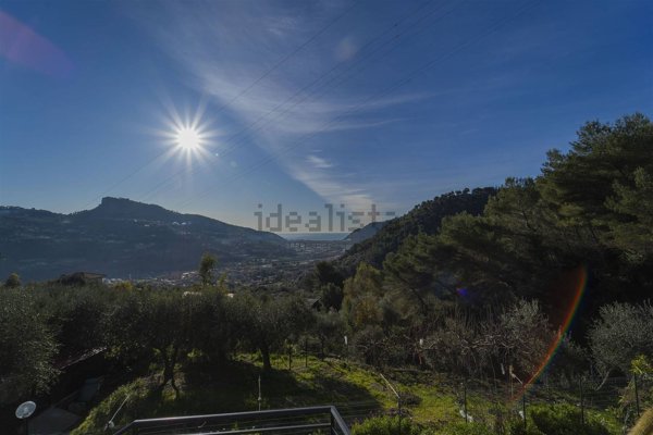 casa indipendente in vendita a Camporosso