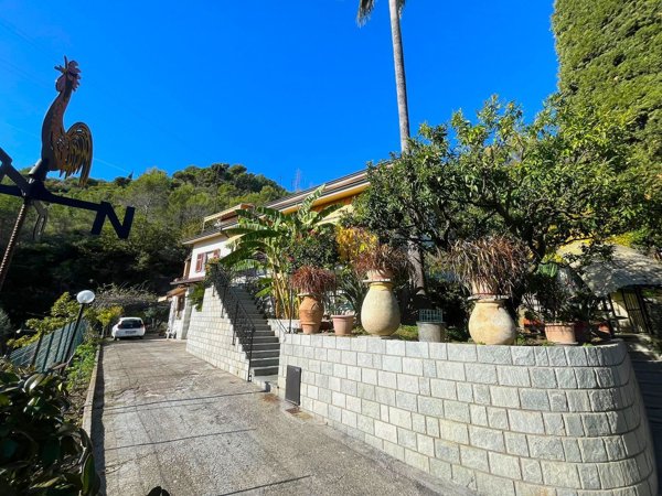 casa indipendente in vendita a Camporosso