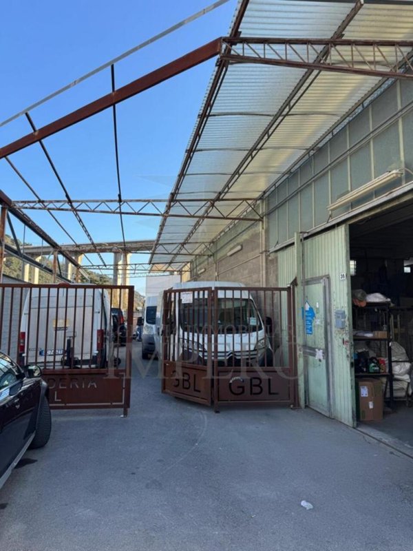 locale di sgombero in vendita a Camporosso