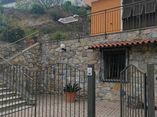 casa indipendente in vendita a Camporosso