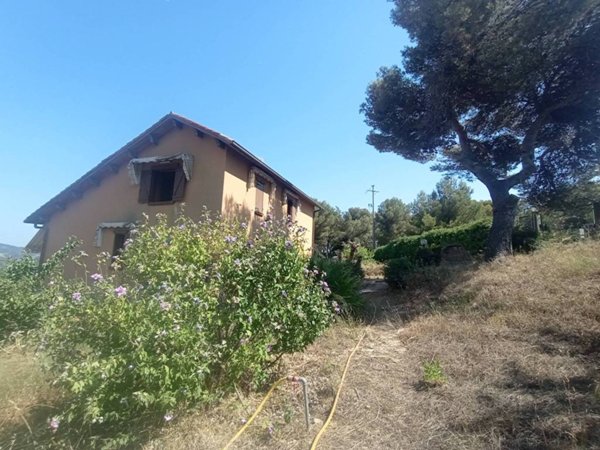 casa indipendente in vendita a Camporosso