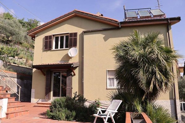 casa indipendente in vendita a Camporosso