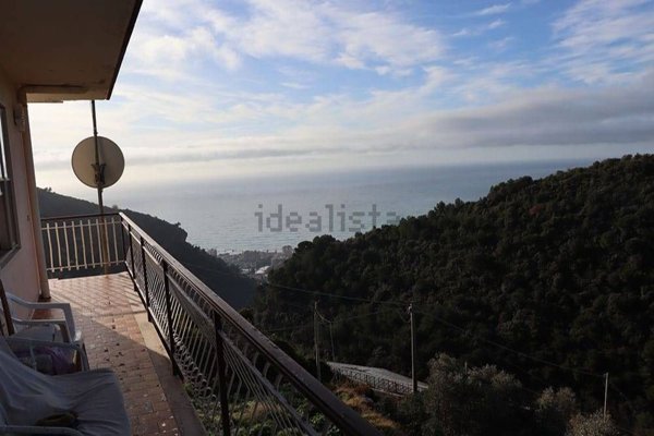 casa indipendente in vendita a Camporosso