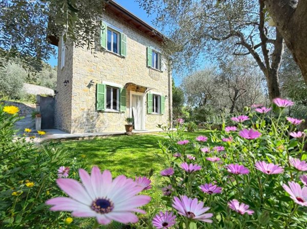 casa indipendente in vendita a Camporosso