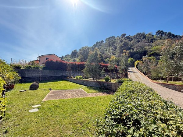 casa indipendente in vendita a Camporosso