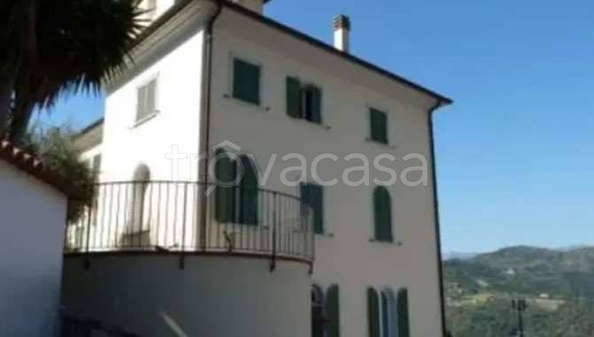 locale di sgombero in vendita a Camporosso