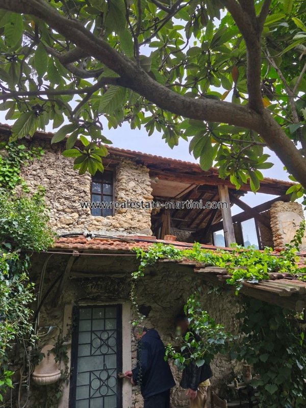 casa indipendente in vendita a Camporosso