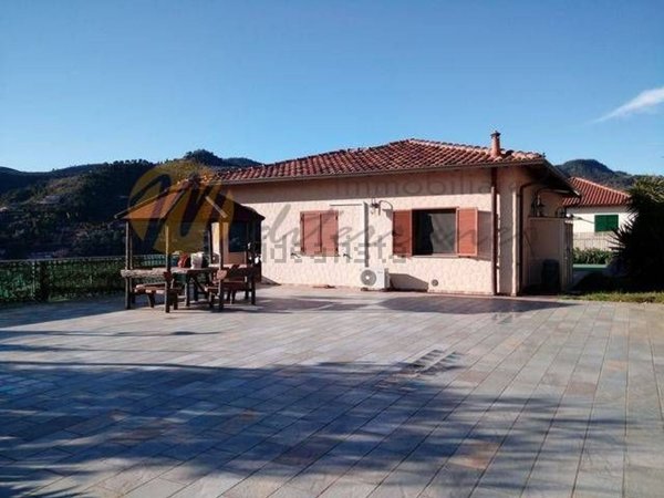casa indipendente in vendita a Camporosso