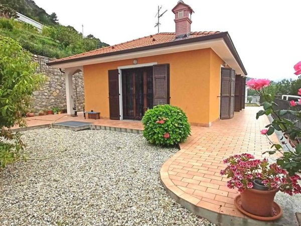 casa indipendente in vendita a Camporosso