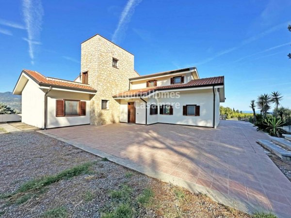 casa indipendente in vendita a Camporosso in zona Ciaixe