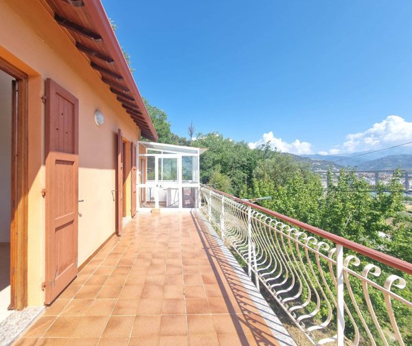 casa indipendente in vendita a Camporosso