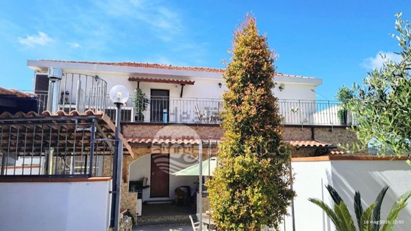 casa indipendente in vendita a Camporosso