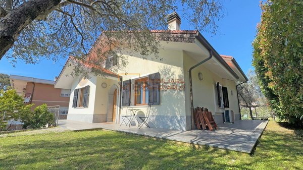 casa indipendente in vendita a Camporosso